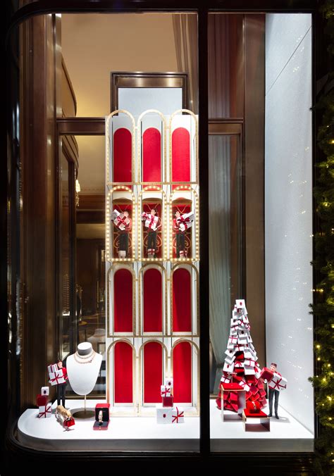 cartier holiday display nyc.